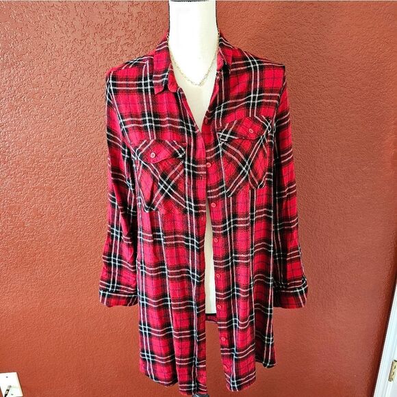 H&M Tops - Red Plaid Button-Up Shirt